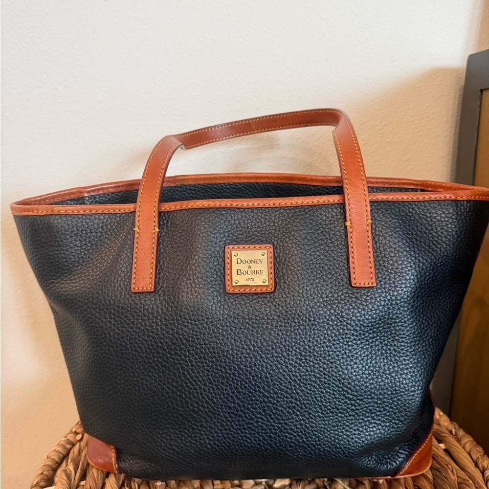Dooney & Bourke Pebble Grain Charleston Shopper Tote Bag Leather Shoulder Bag